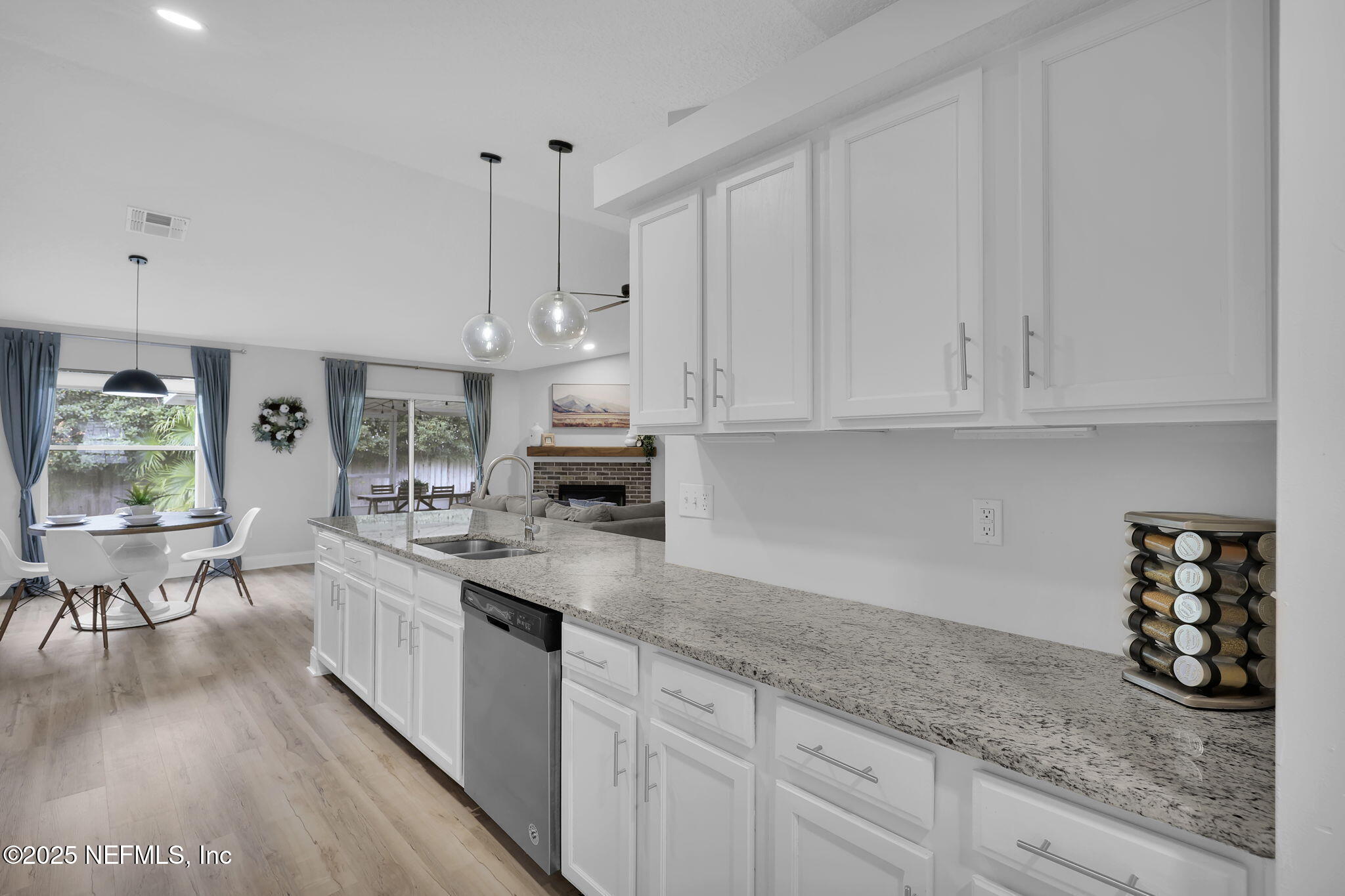 12046 LONDON LAKE Drive W