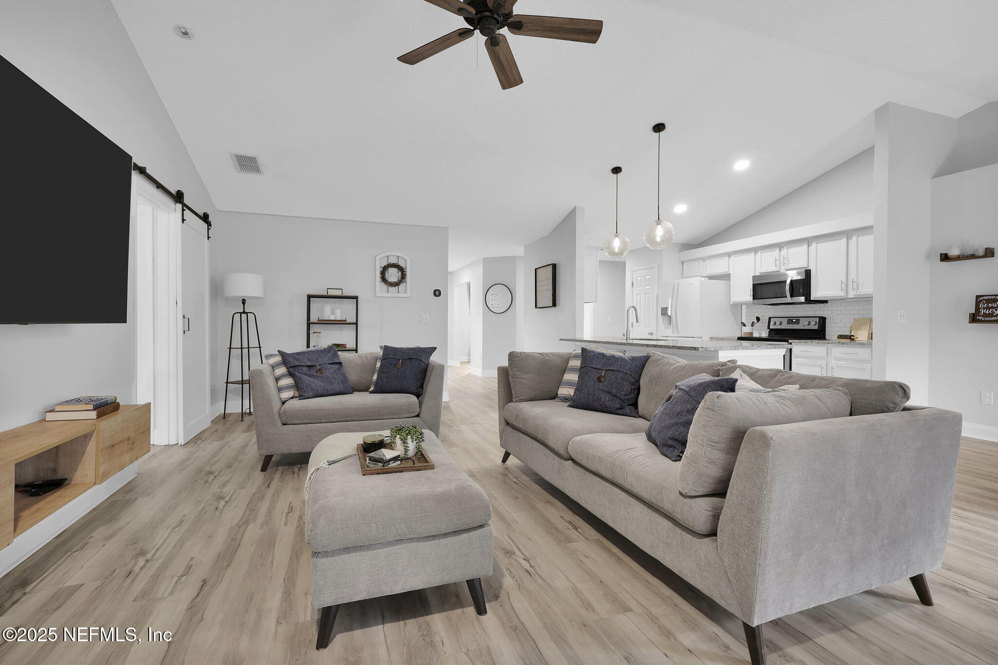 12046 LONDON LAKE Drive W