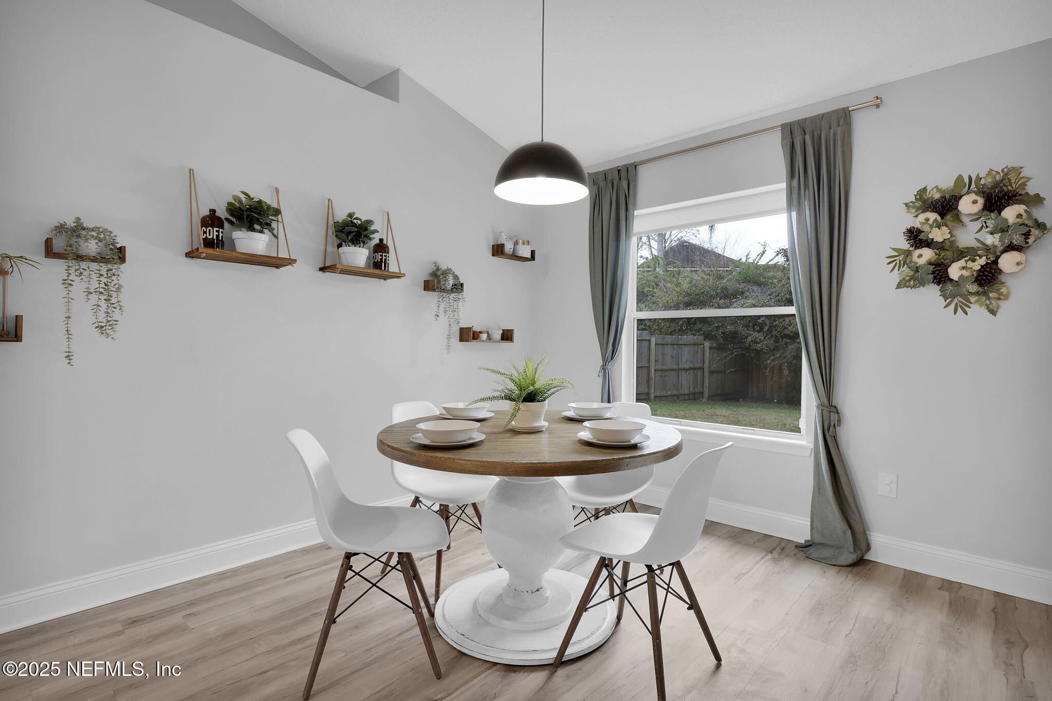 12046 LONDON LAKE Drive W