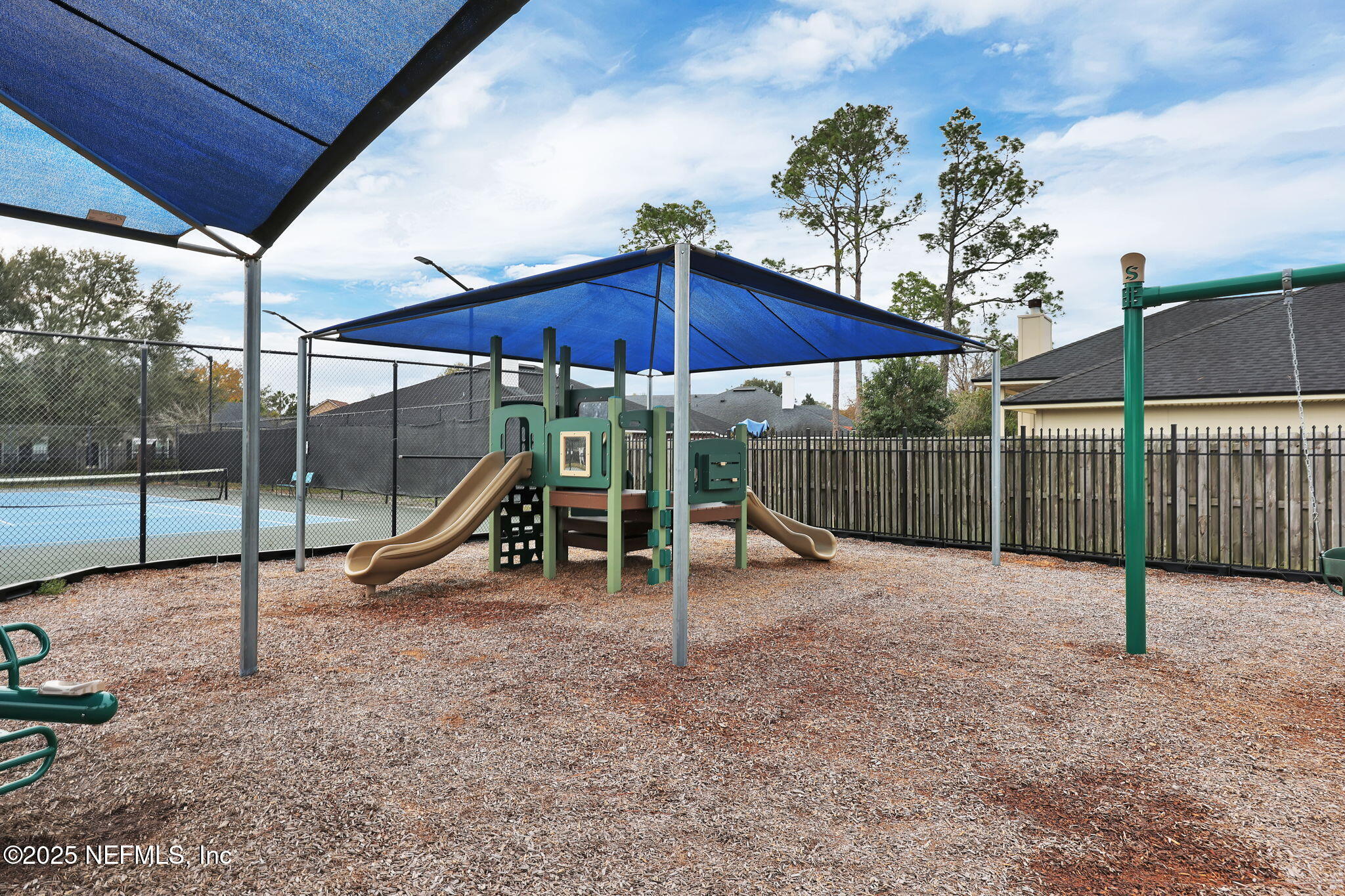 12046 LONDON LAKE Drive W
