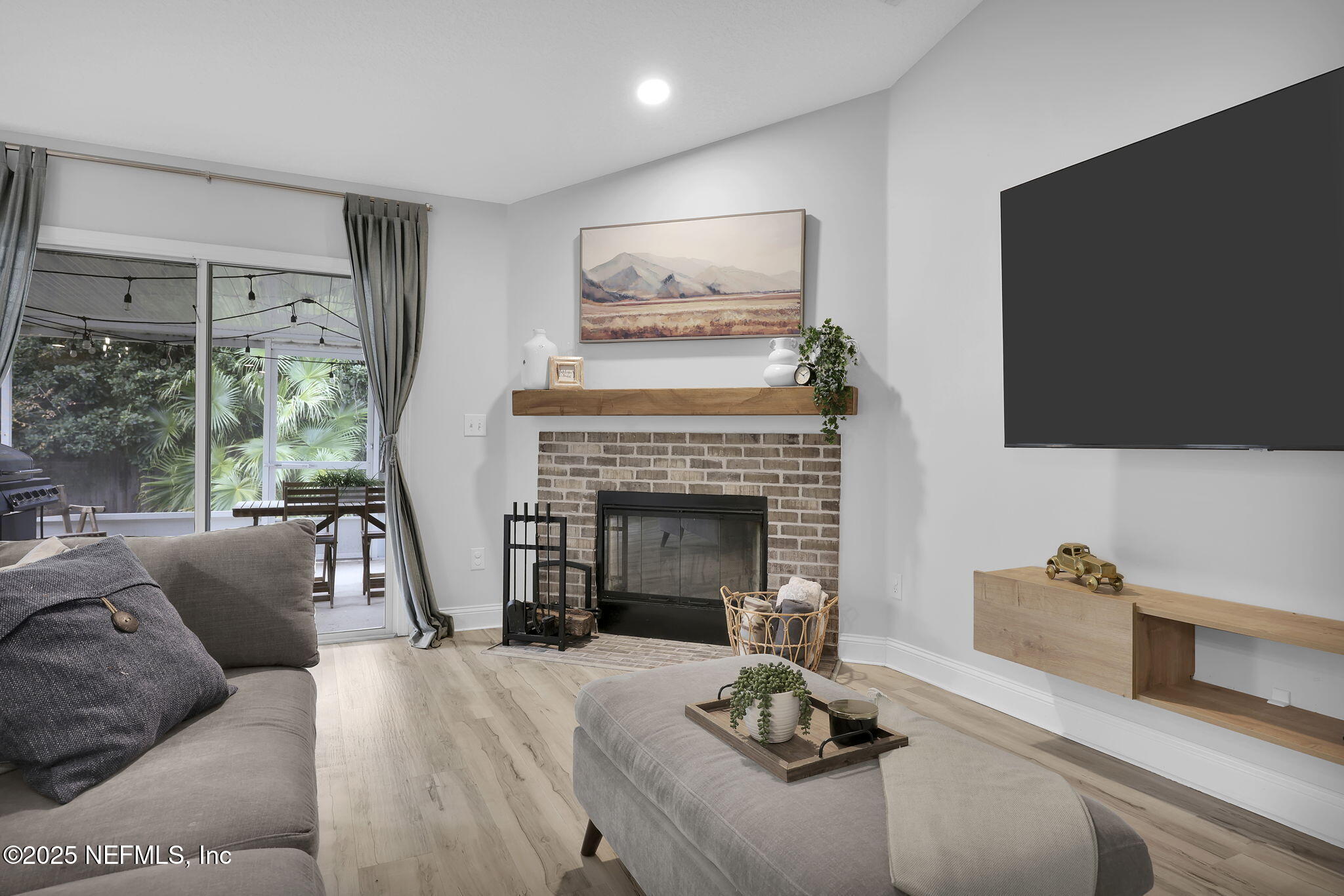 12046 LONDON LAKE Drive W