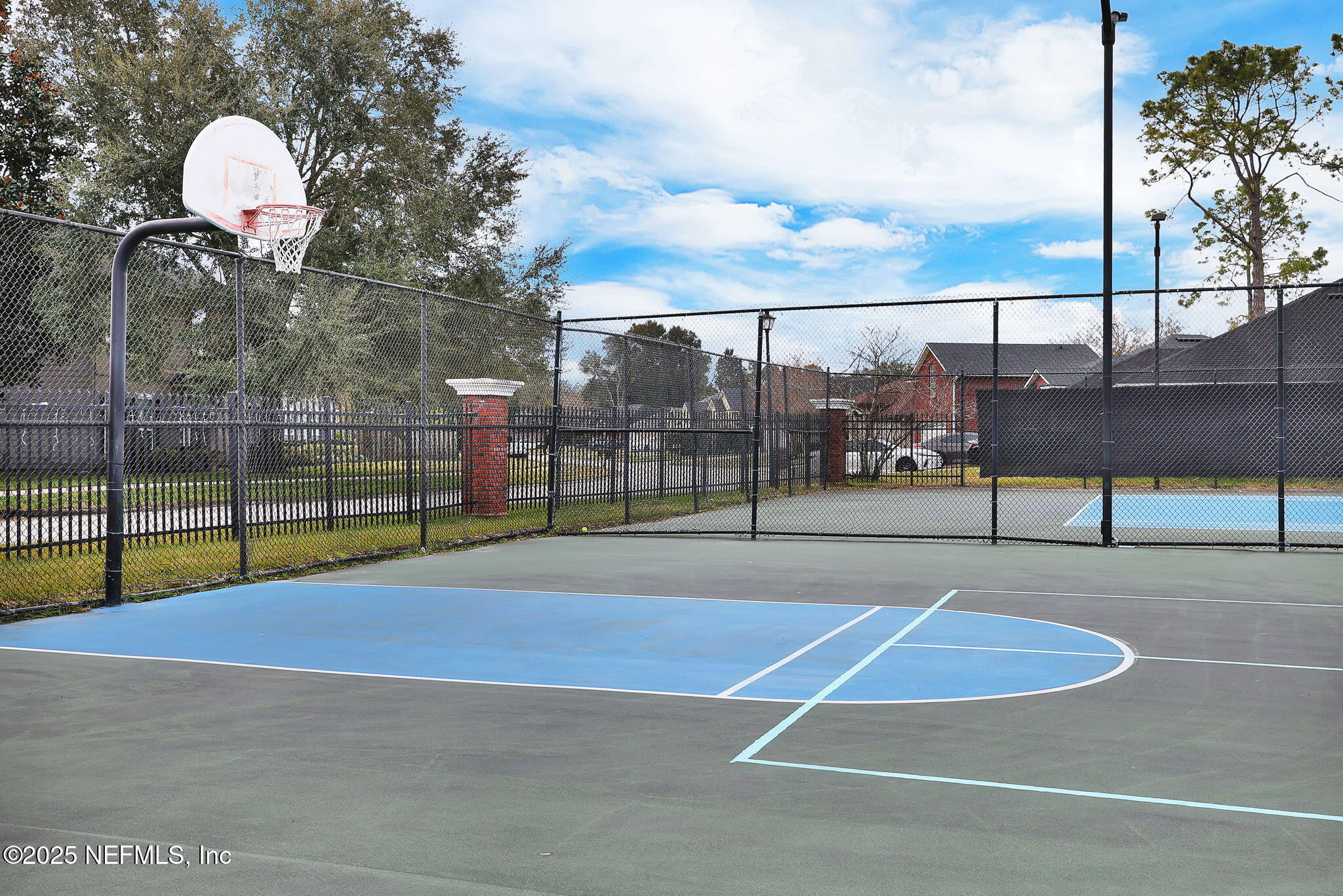 12046 LONDON LAKE Drive W