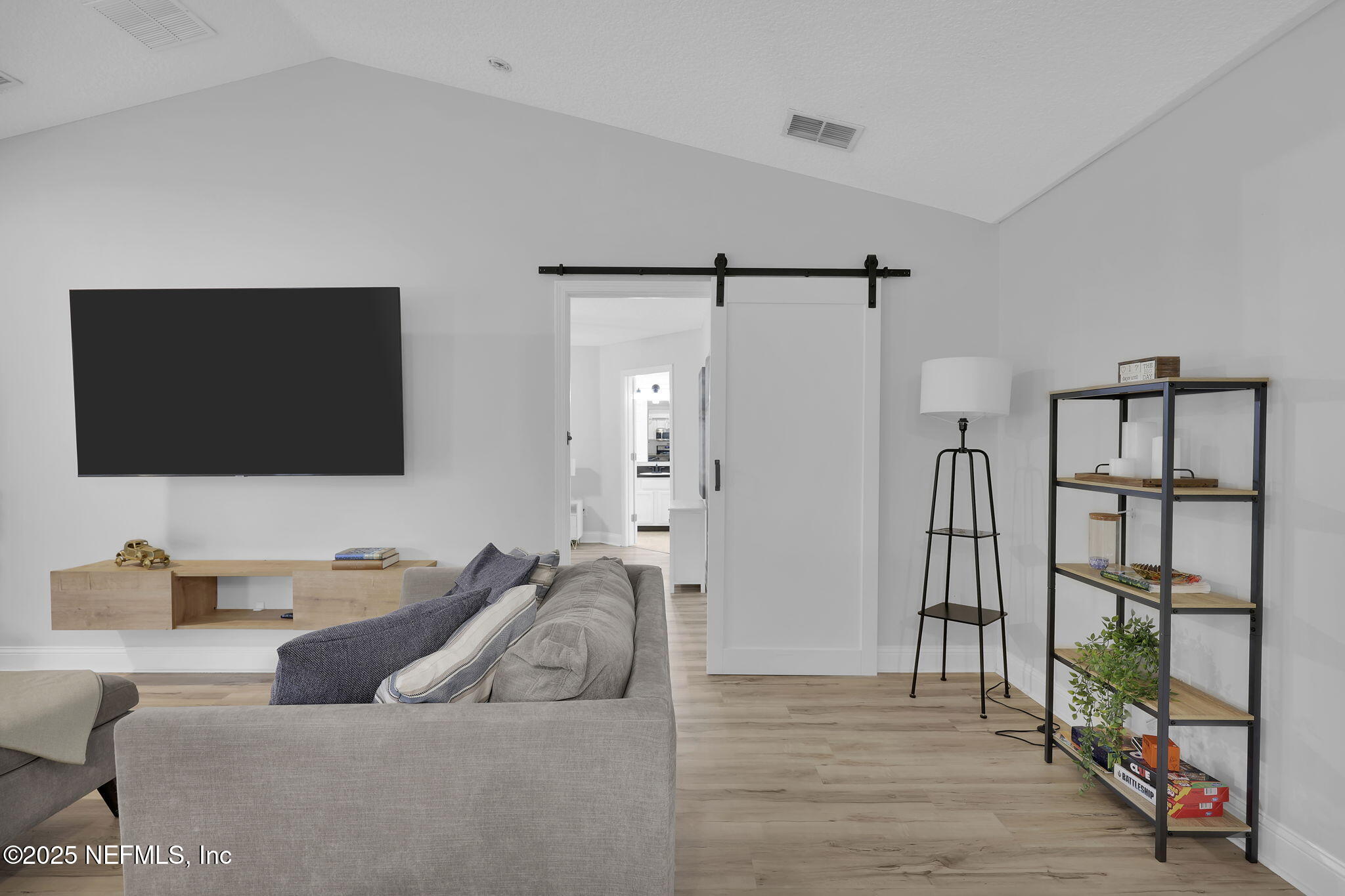 12046 LONDON LAKE Drive W