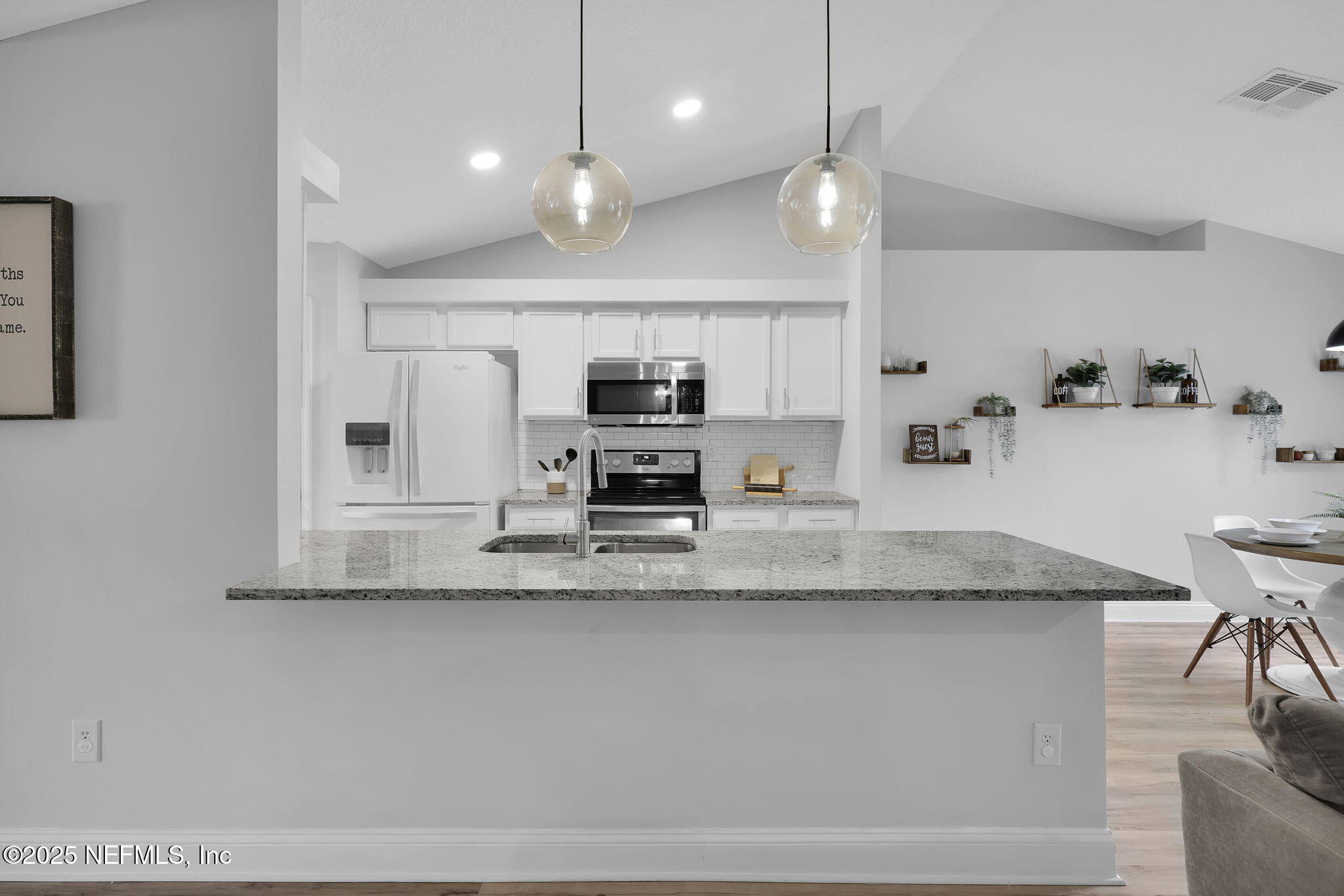 12046 LONDON LAKE Drive W