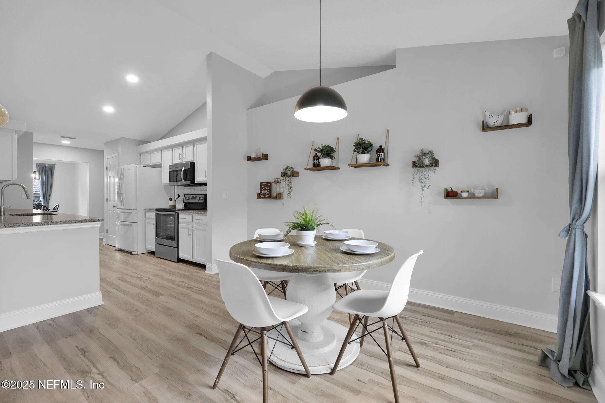 12046 LONDON LAKE Drive W