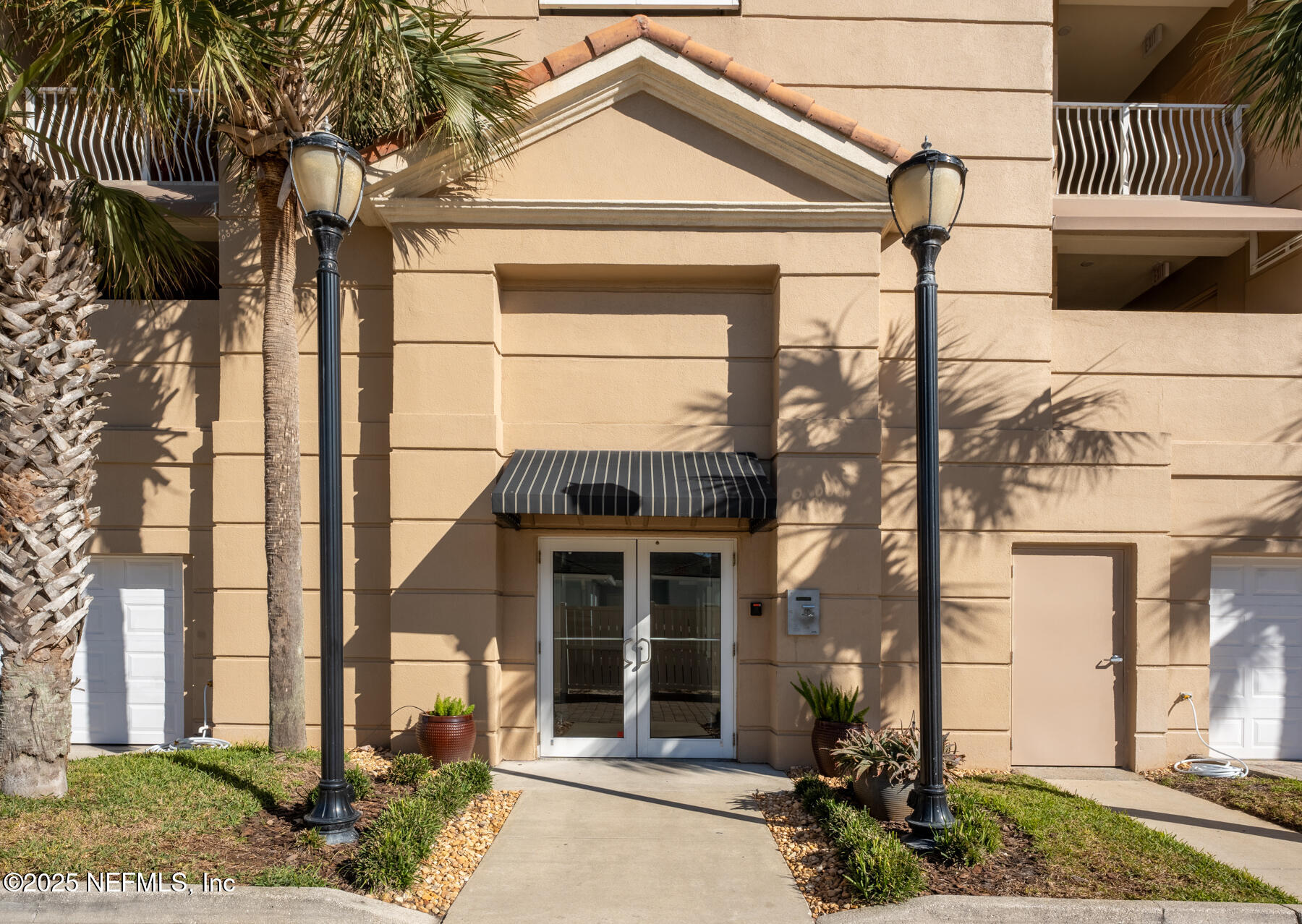 932 1ST Street N, 802