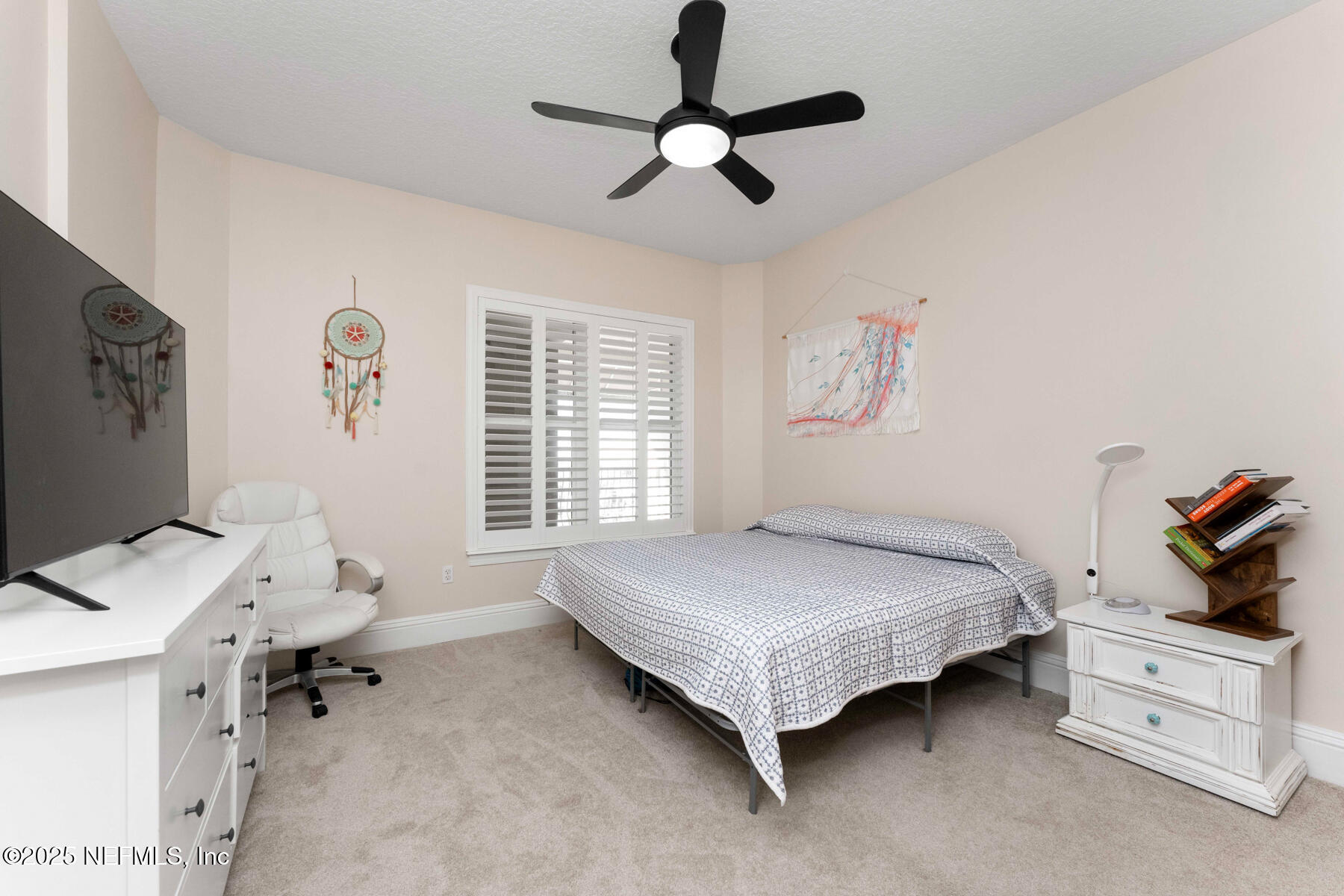 932 1ST Street N, 802