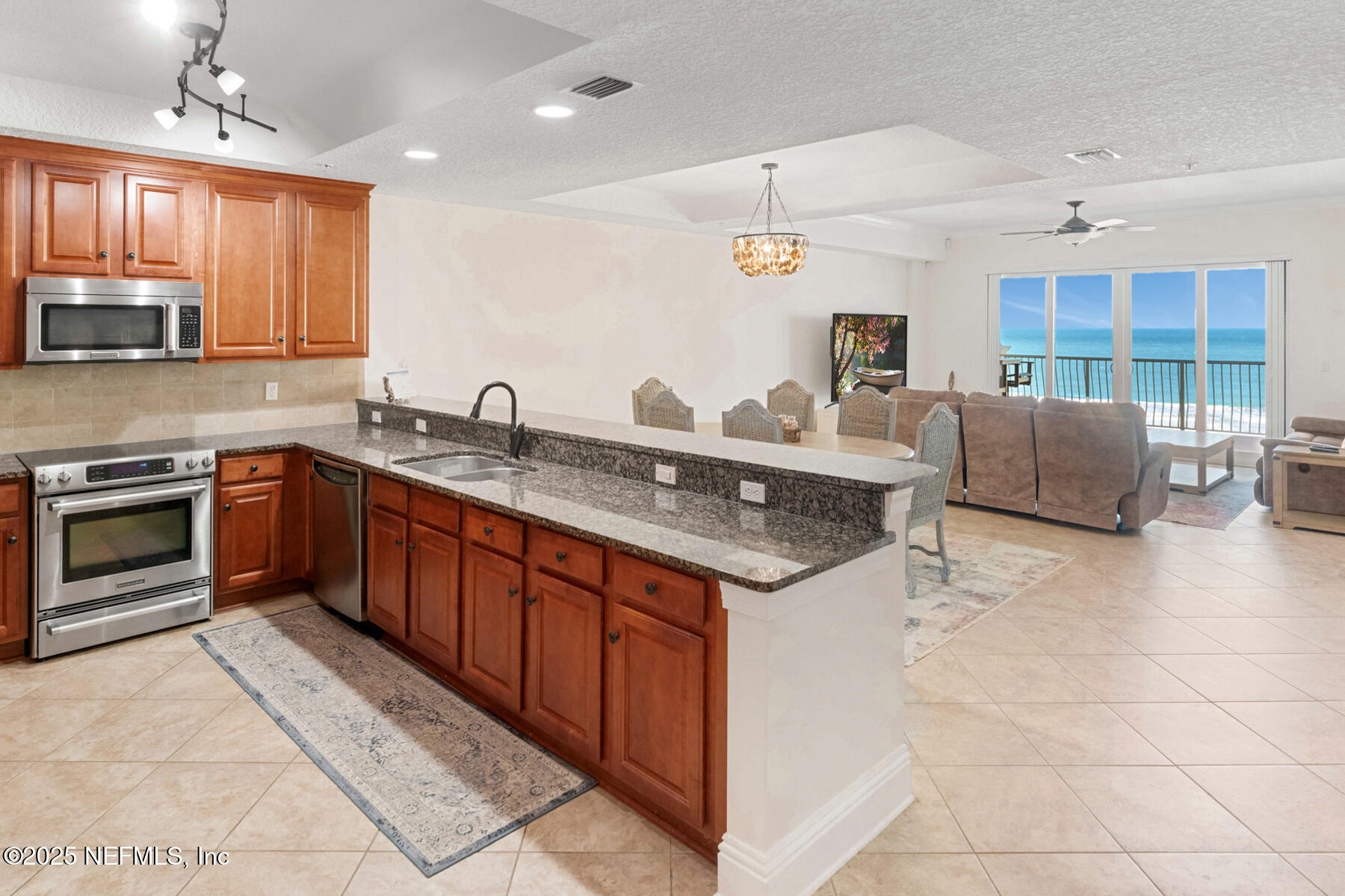 932 1ST Street N, 802