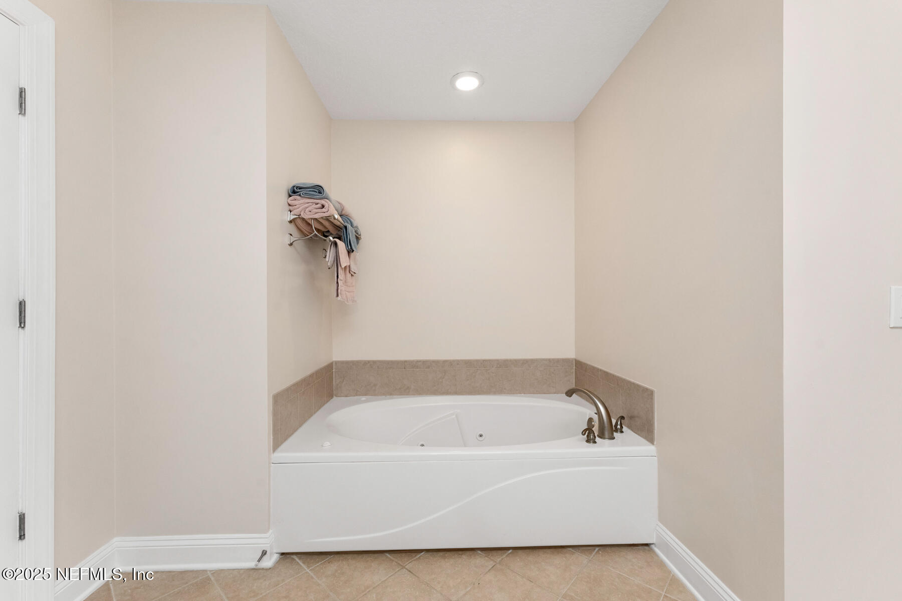 932 1ST Street N, 802