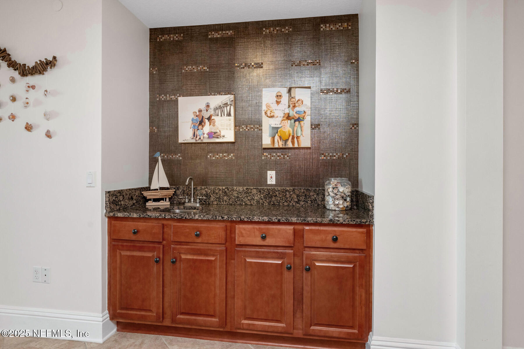 932 1ST Street N, 802