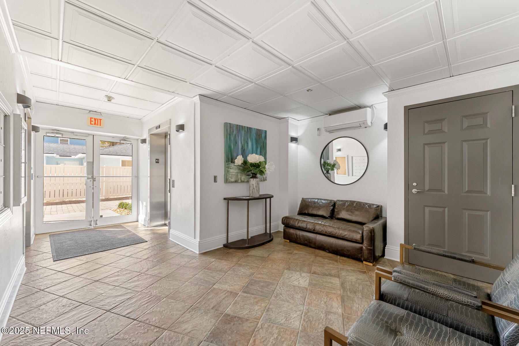 932 1ST Street N, 802