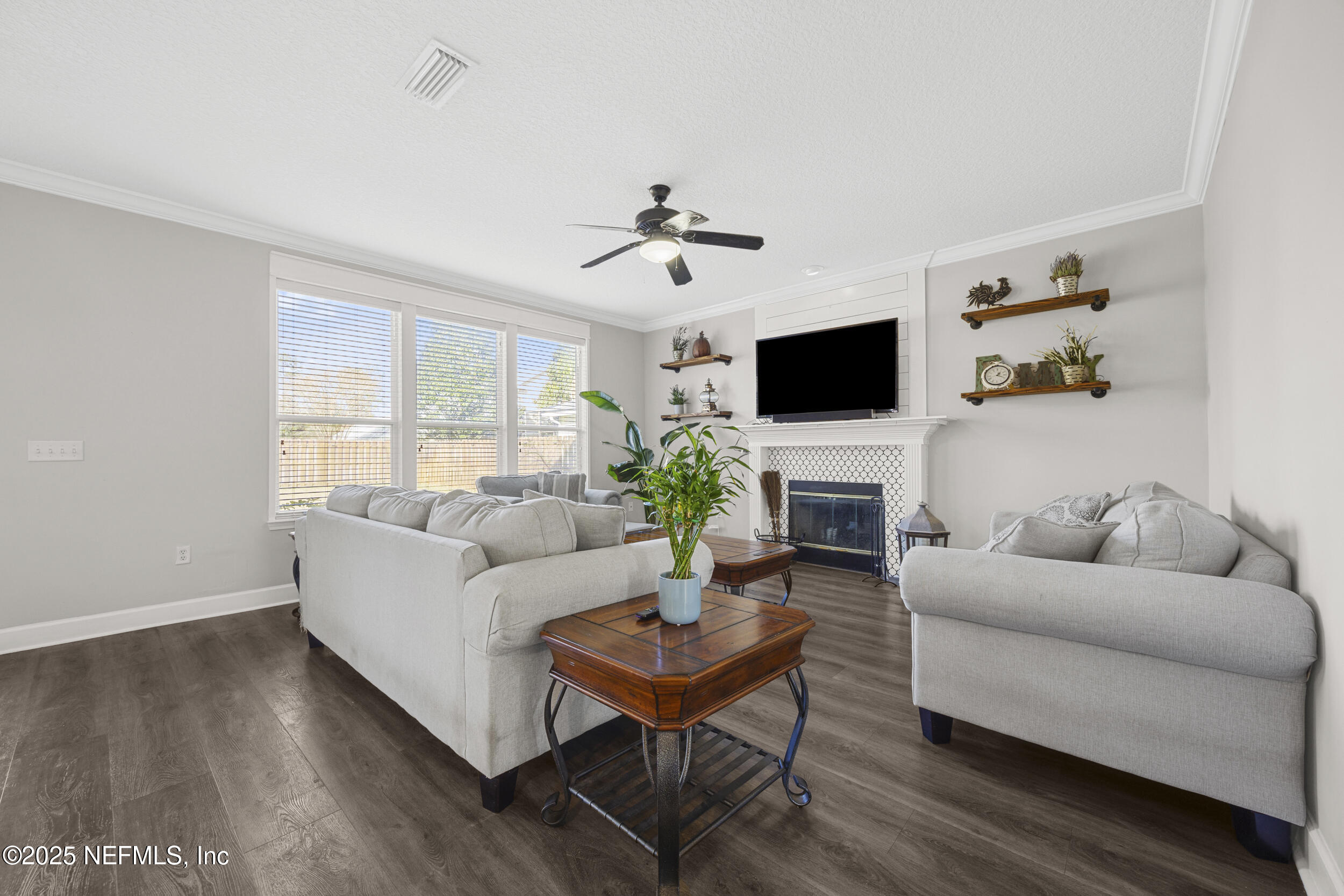 4149 LONICERA Loop