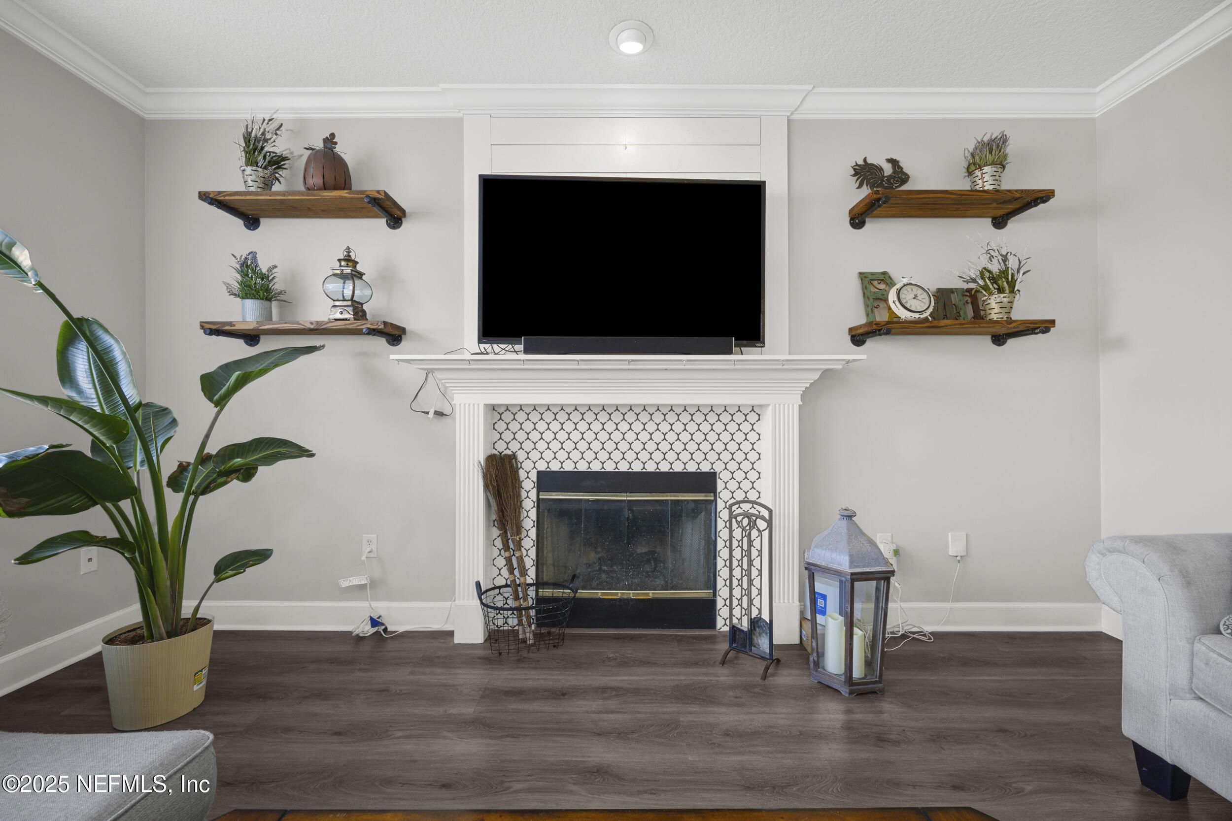 4149 LONICERA Loop