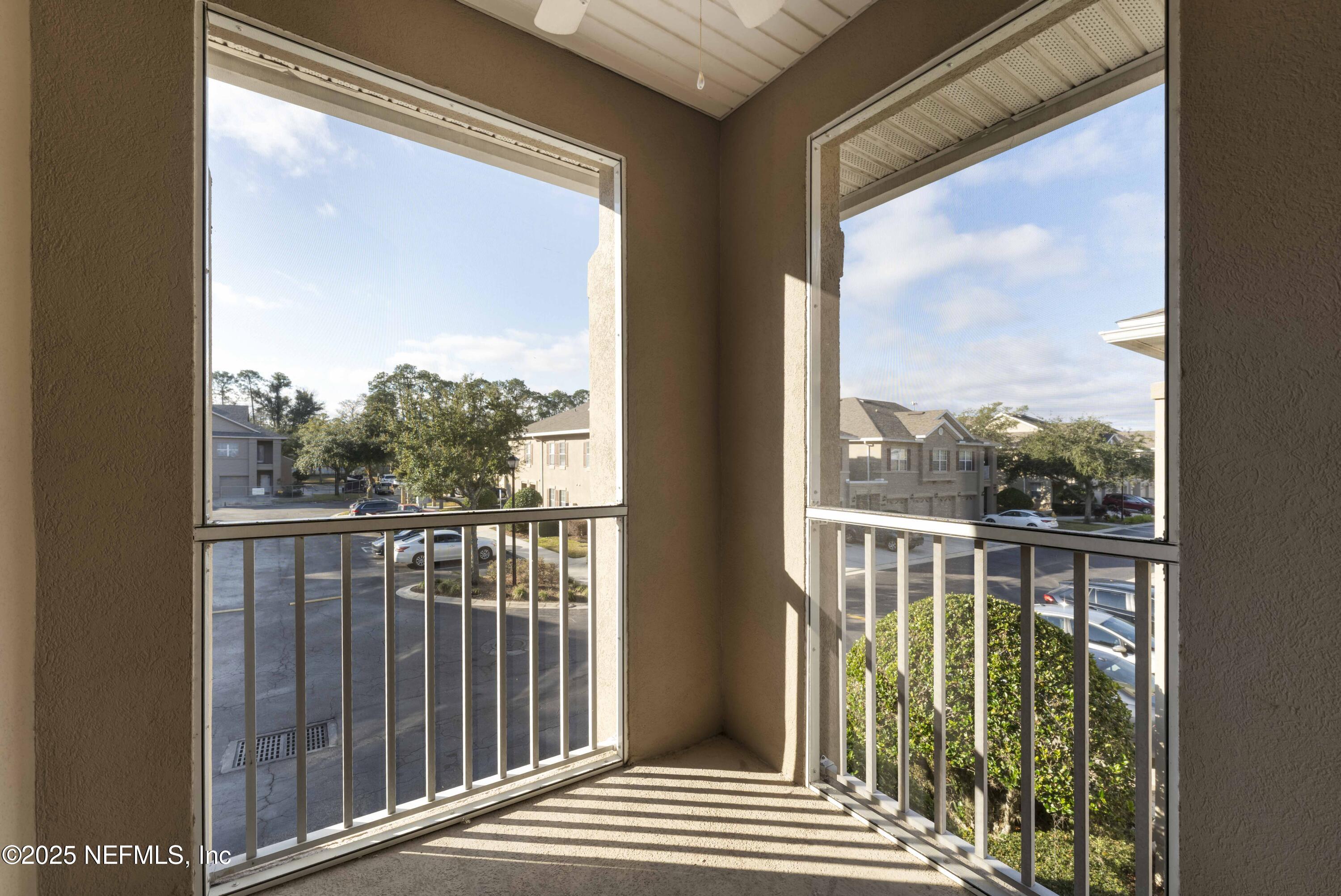 3911 SUMMER GROVE Way N