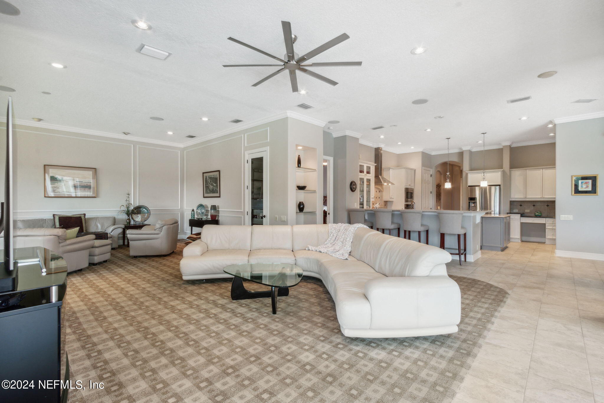 2091 CROWN Drive