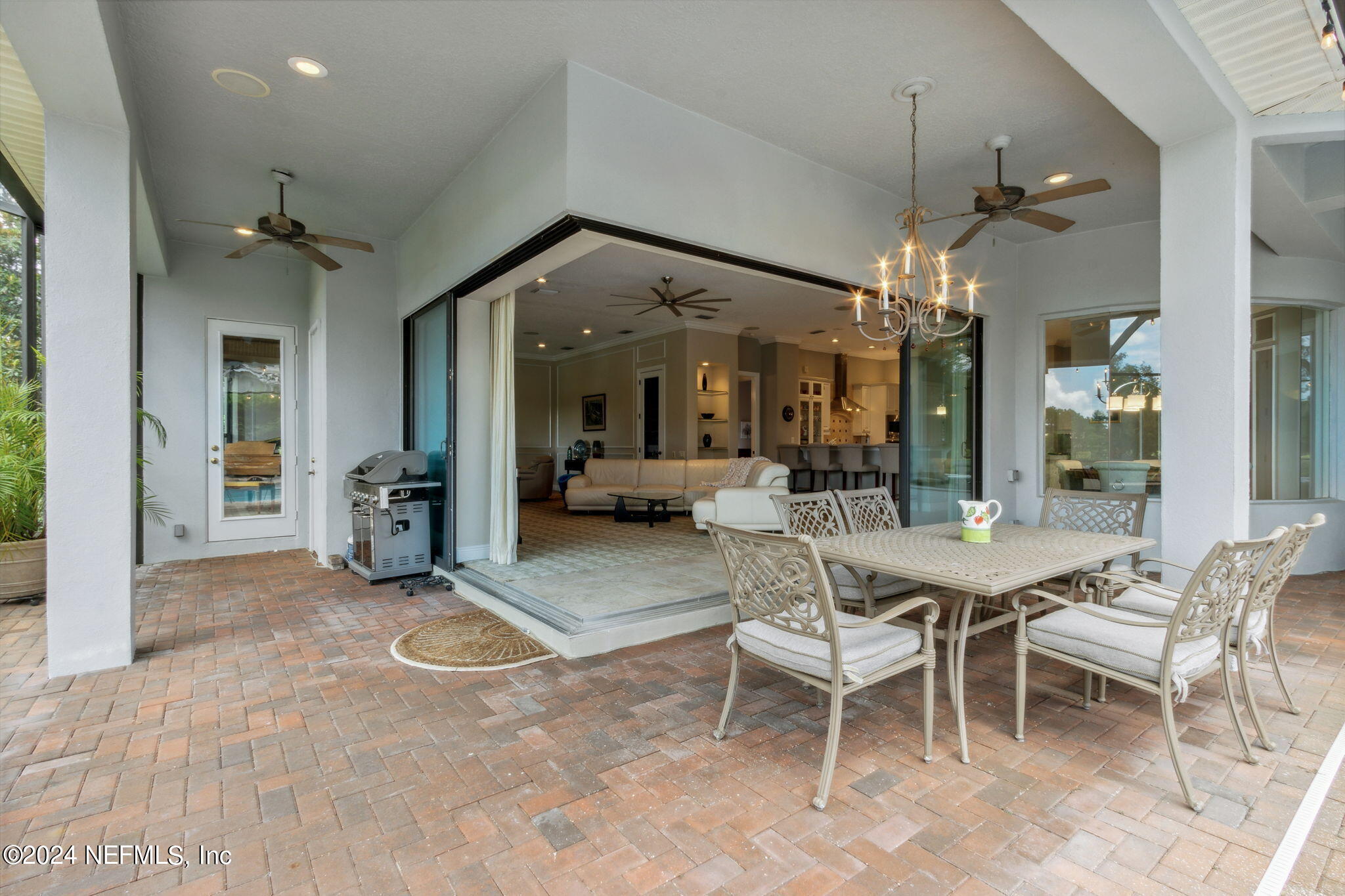 2091 CROWN Drive
