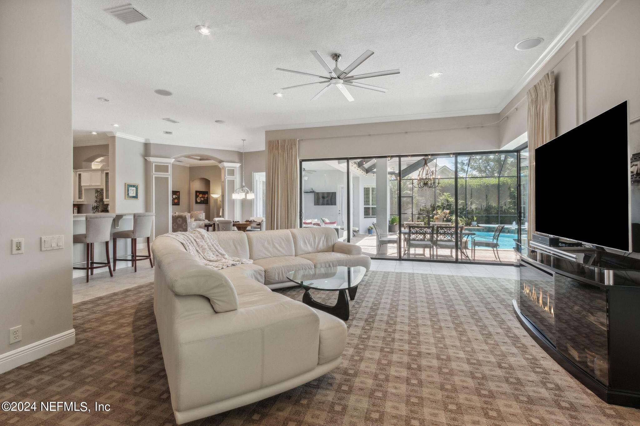 2091 CROWN Drive