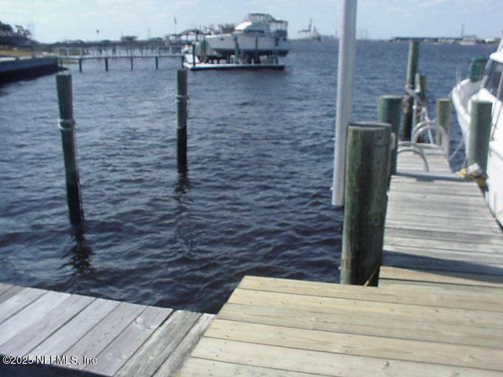 0 MARINERS POINT SLIP #29 Drive