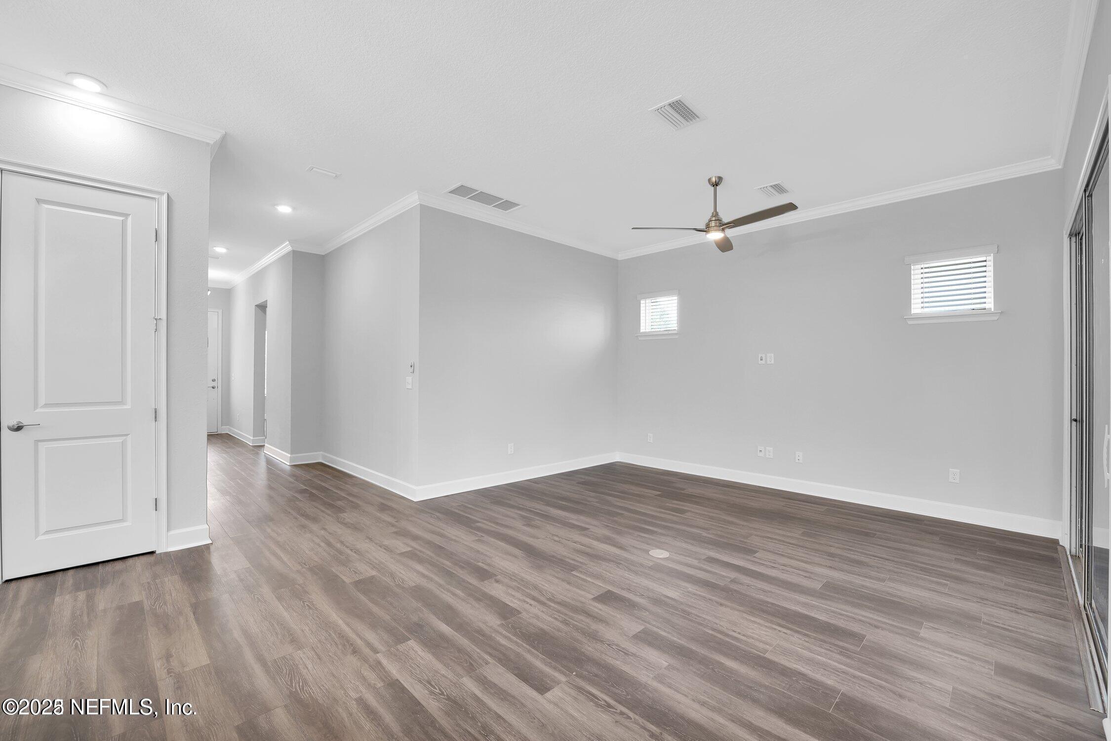 84 PARK CENTER Avenue