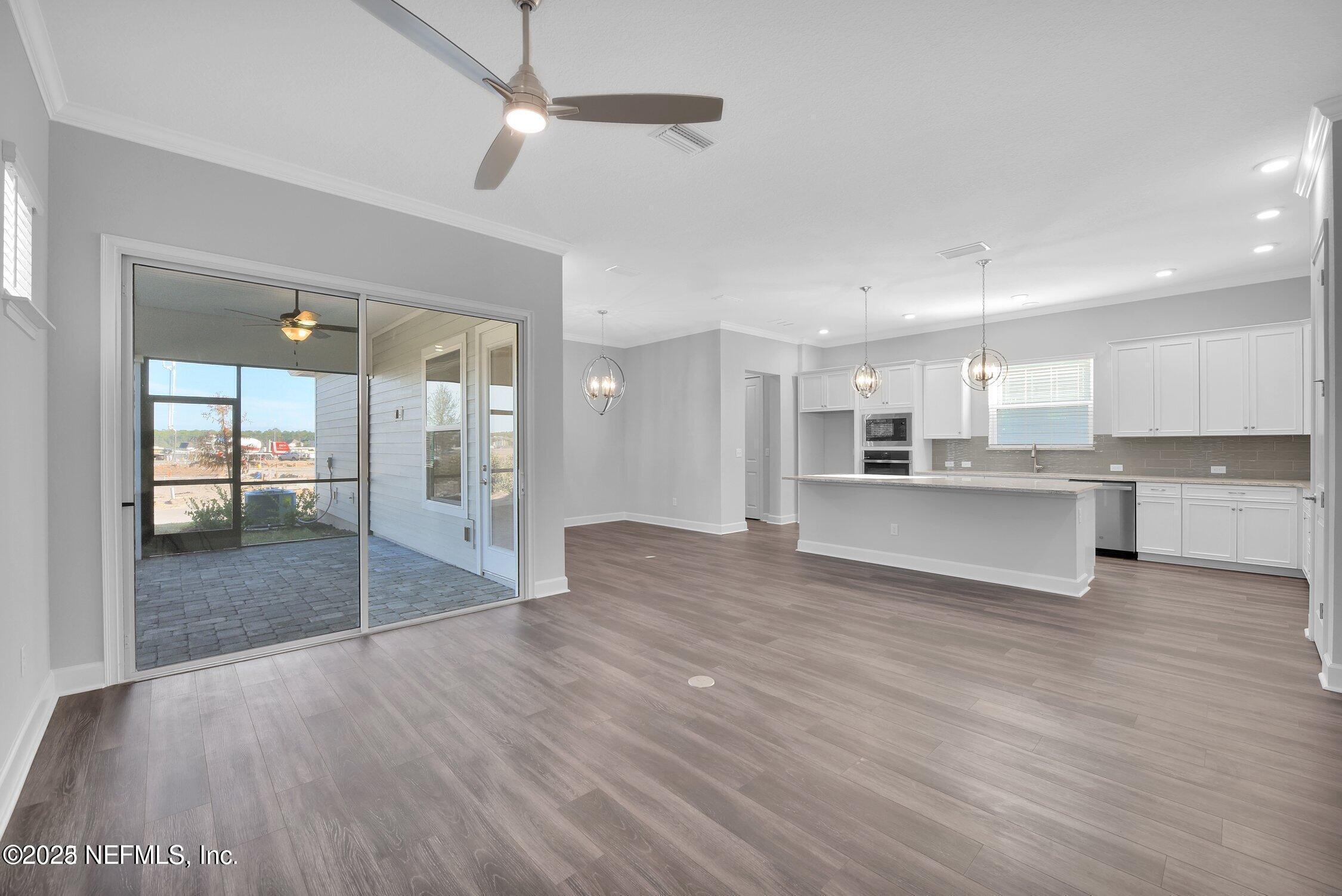 84 PARK CENTER Avenue