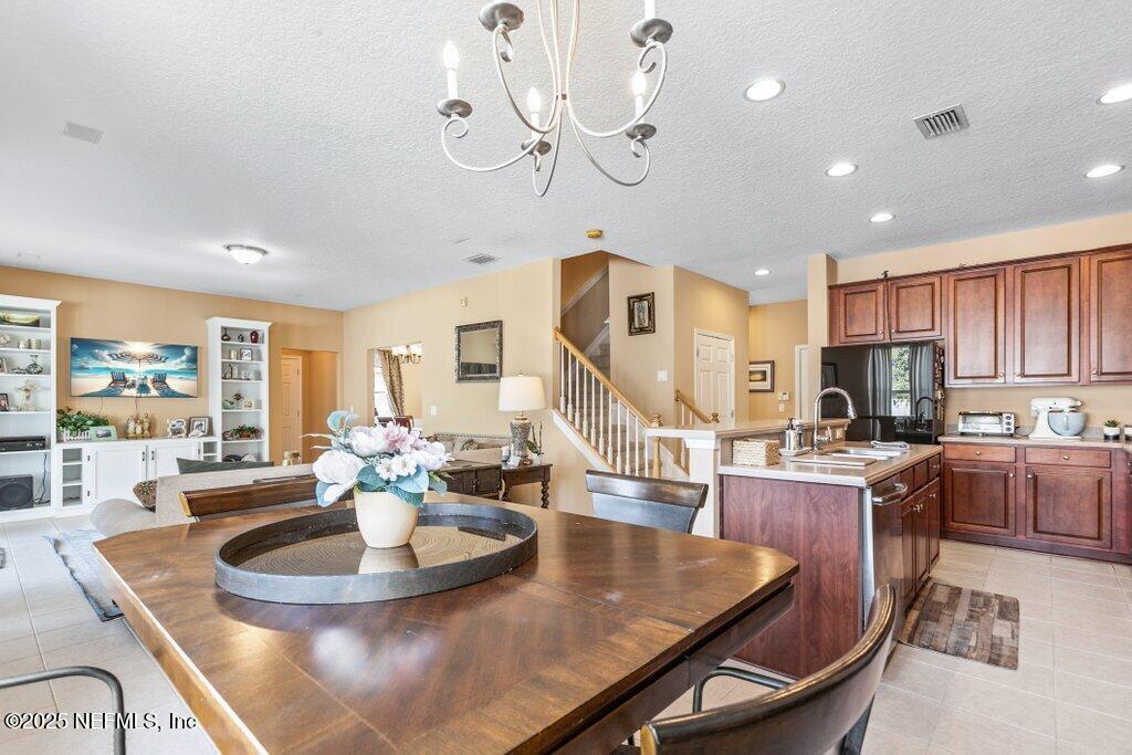 3821 HARTWOOD Lane