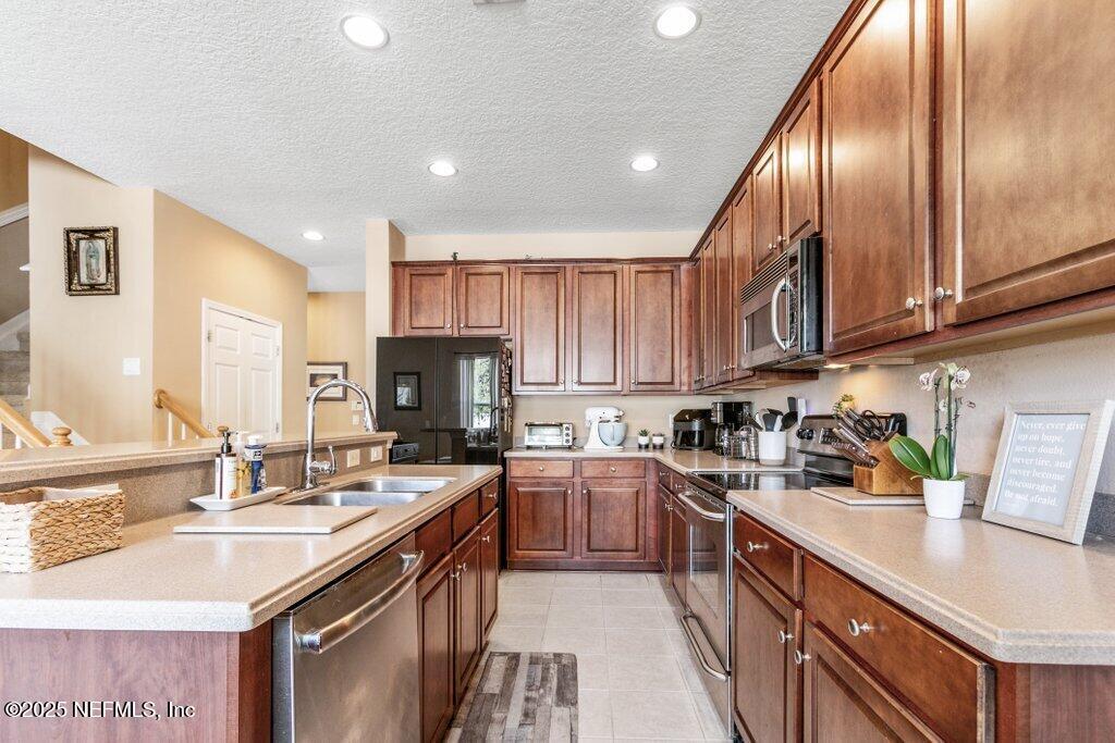 3821 HARTWOOD Lane