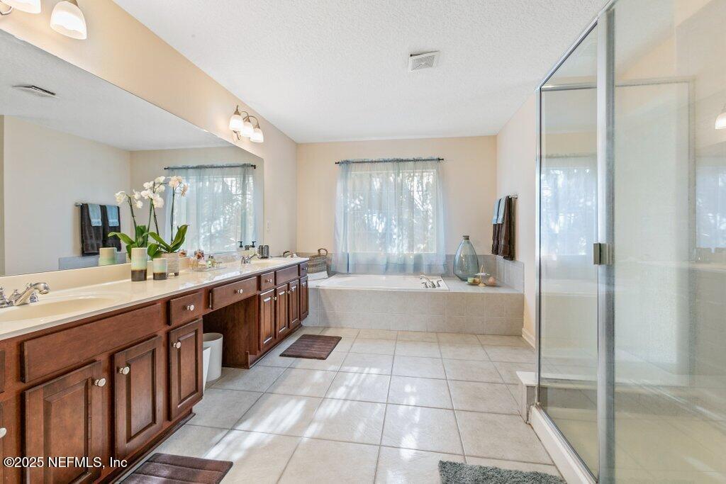 3821 HARTWOOD Lane