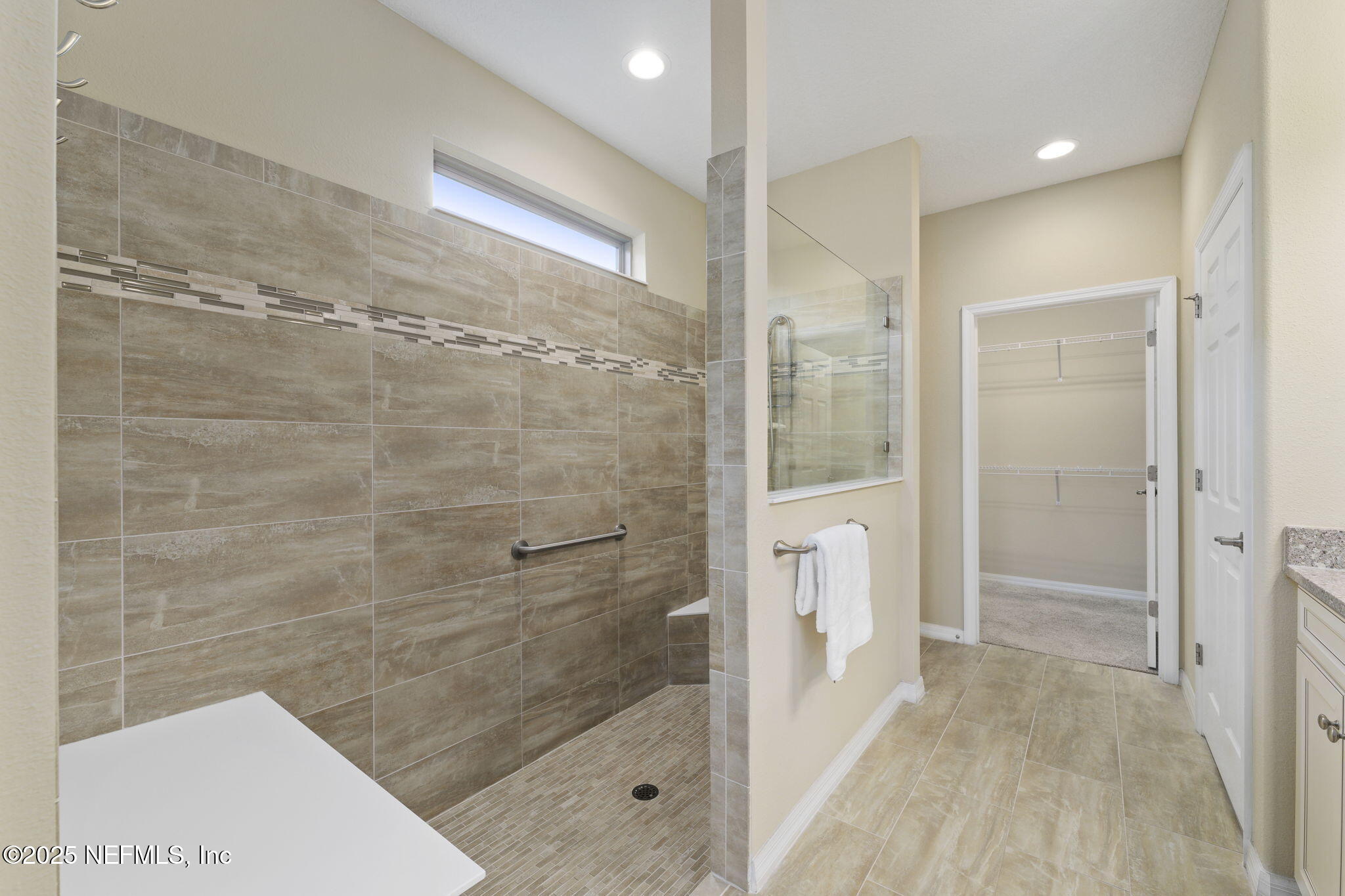 213 WOOD POND Loop