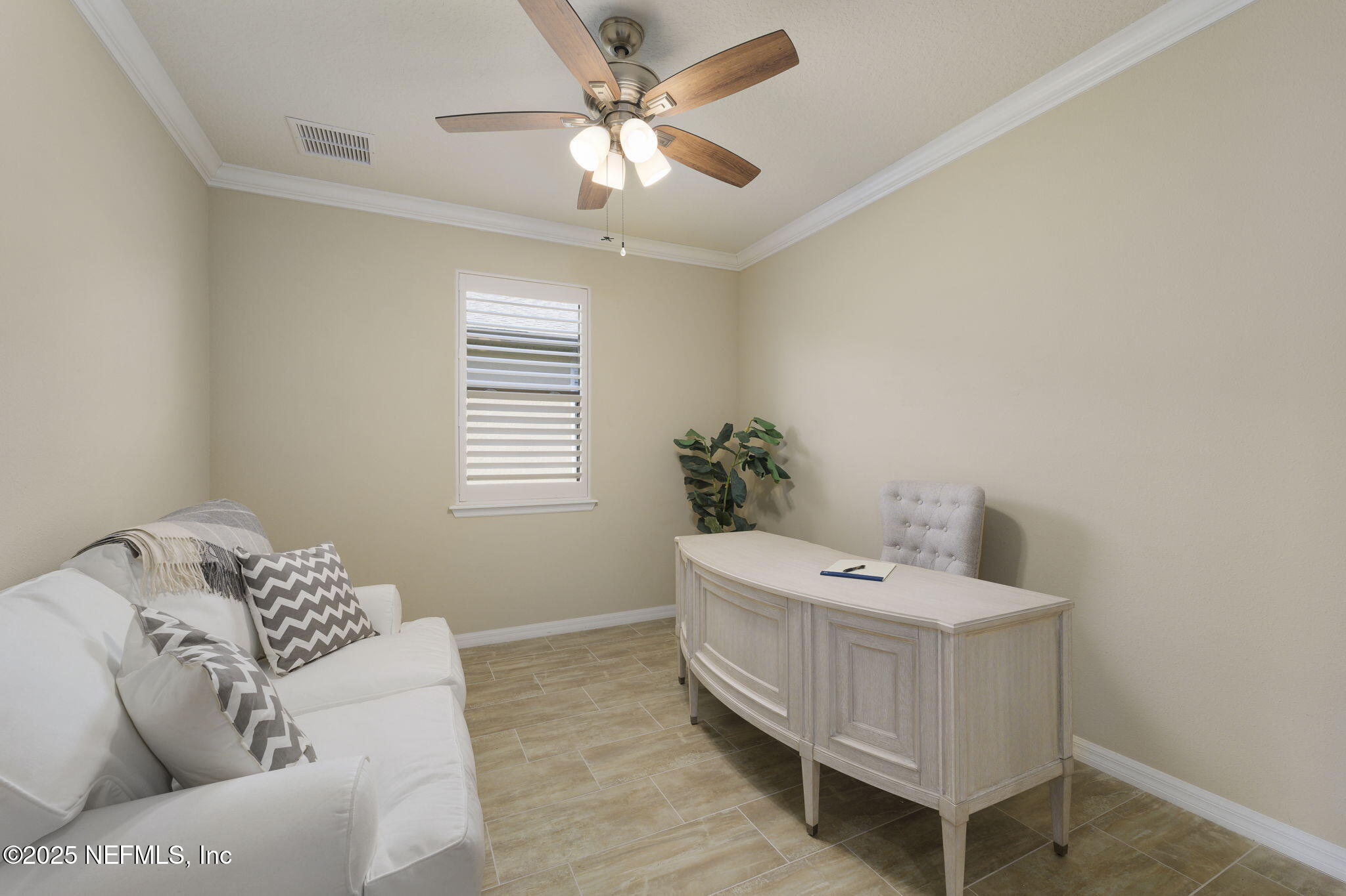 213 WOOD POND Loop