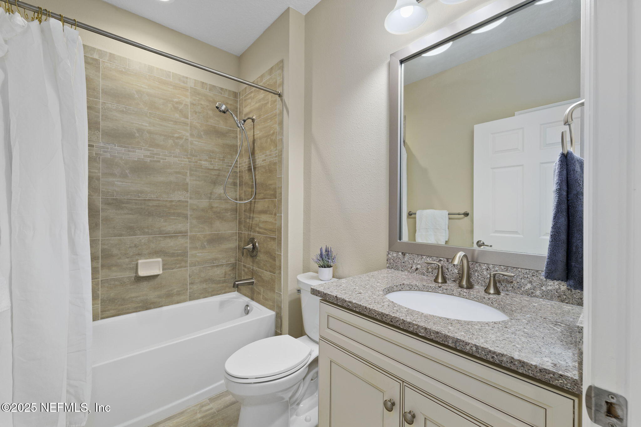 213 WOOD POND Loop