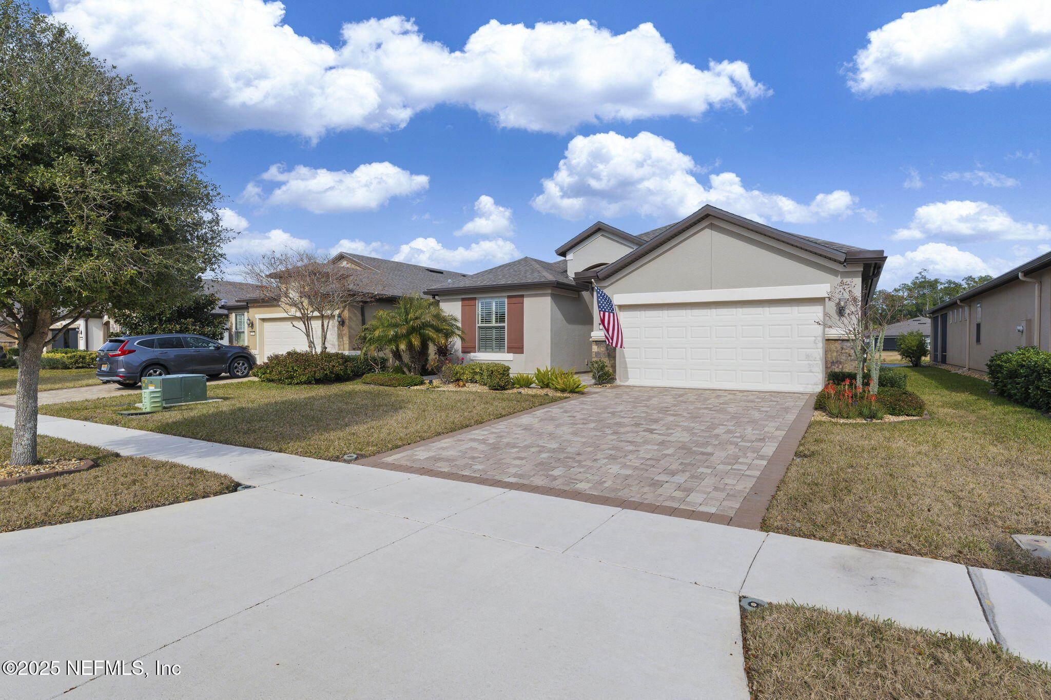 213 WOOD POND Loop