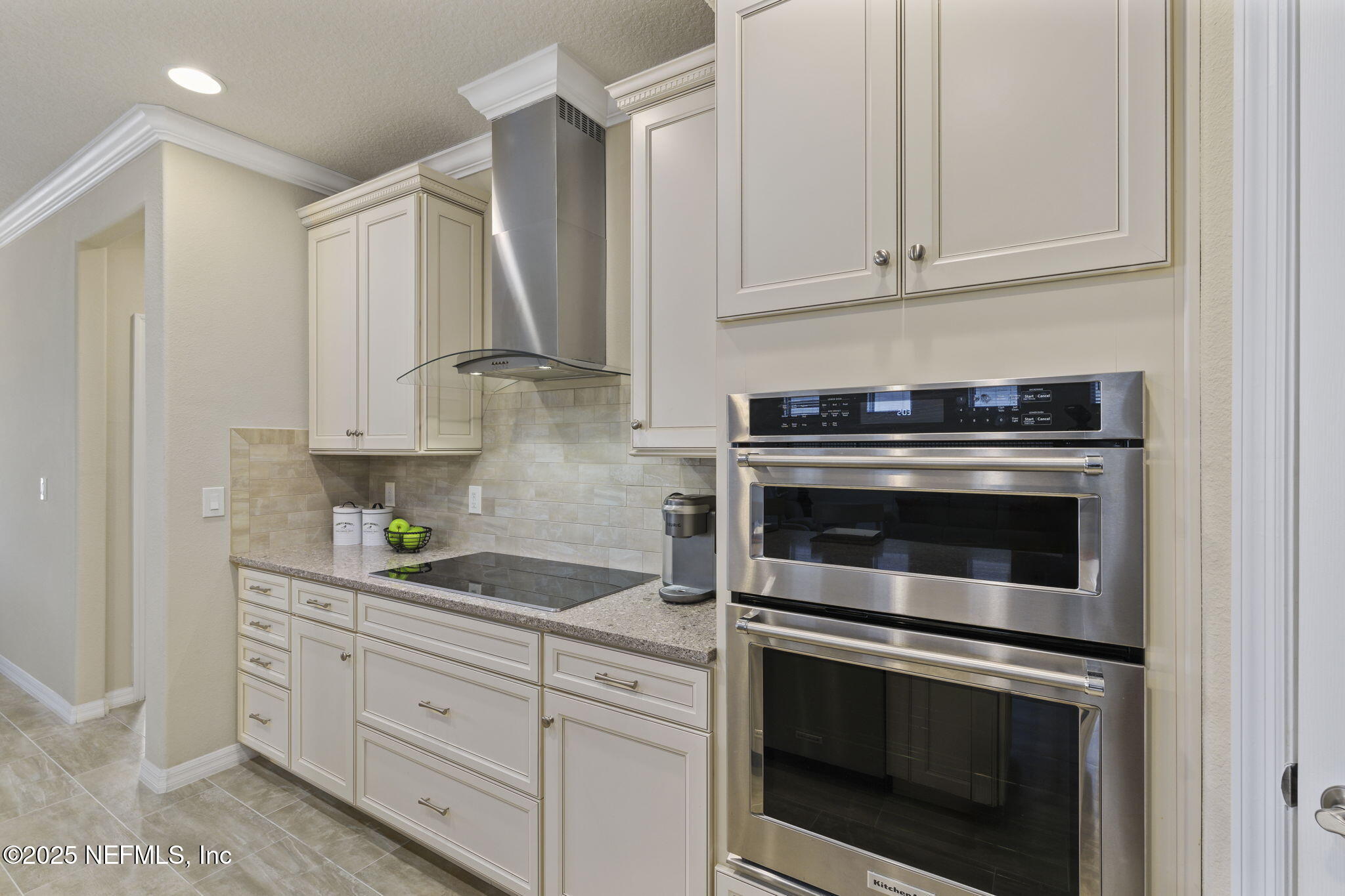 213 WOOD POND Loop