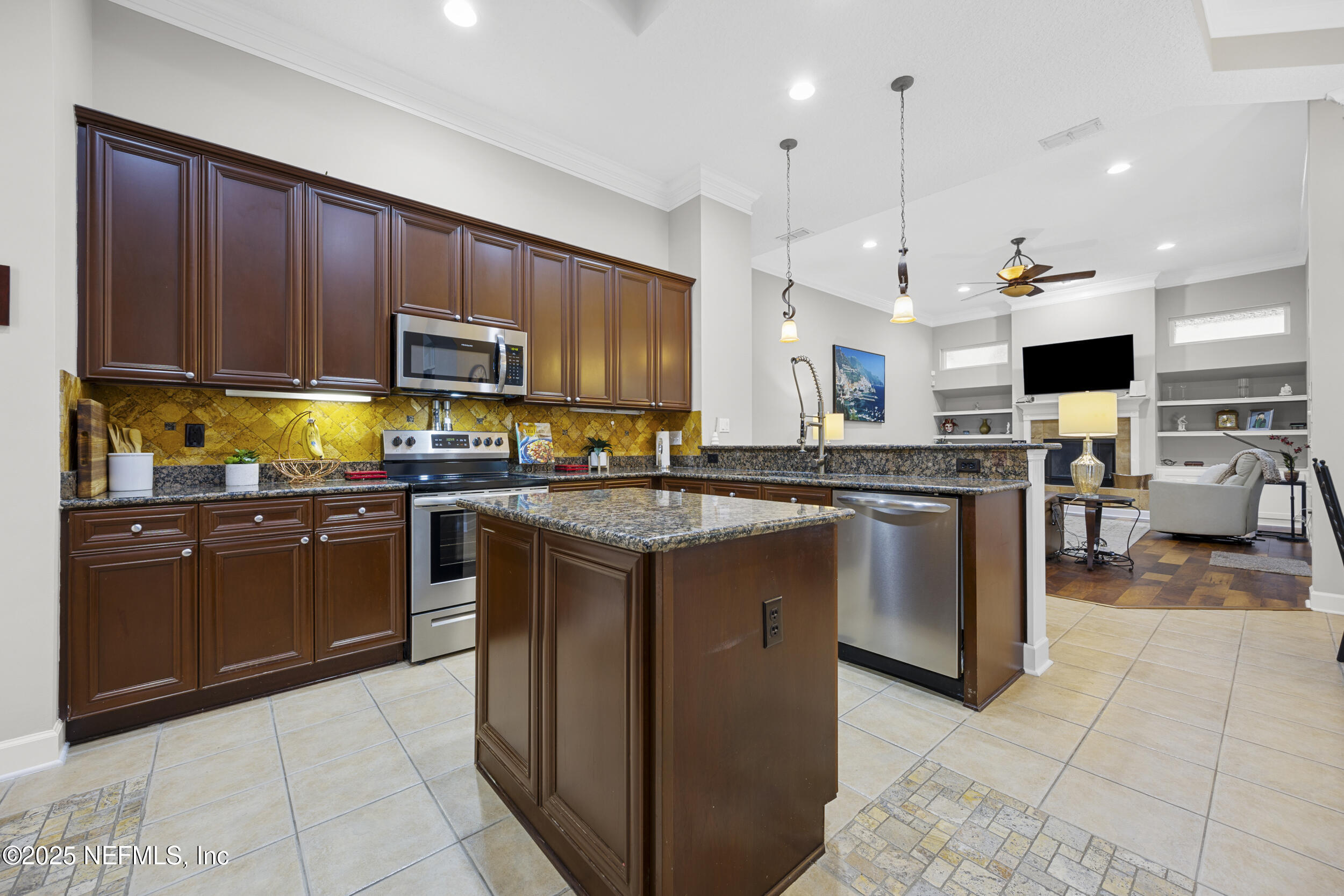 1240 N BURGANDY Trail