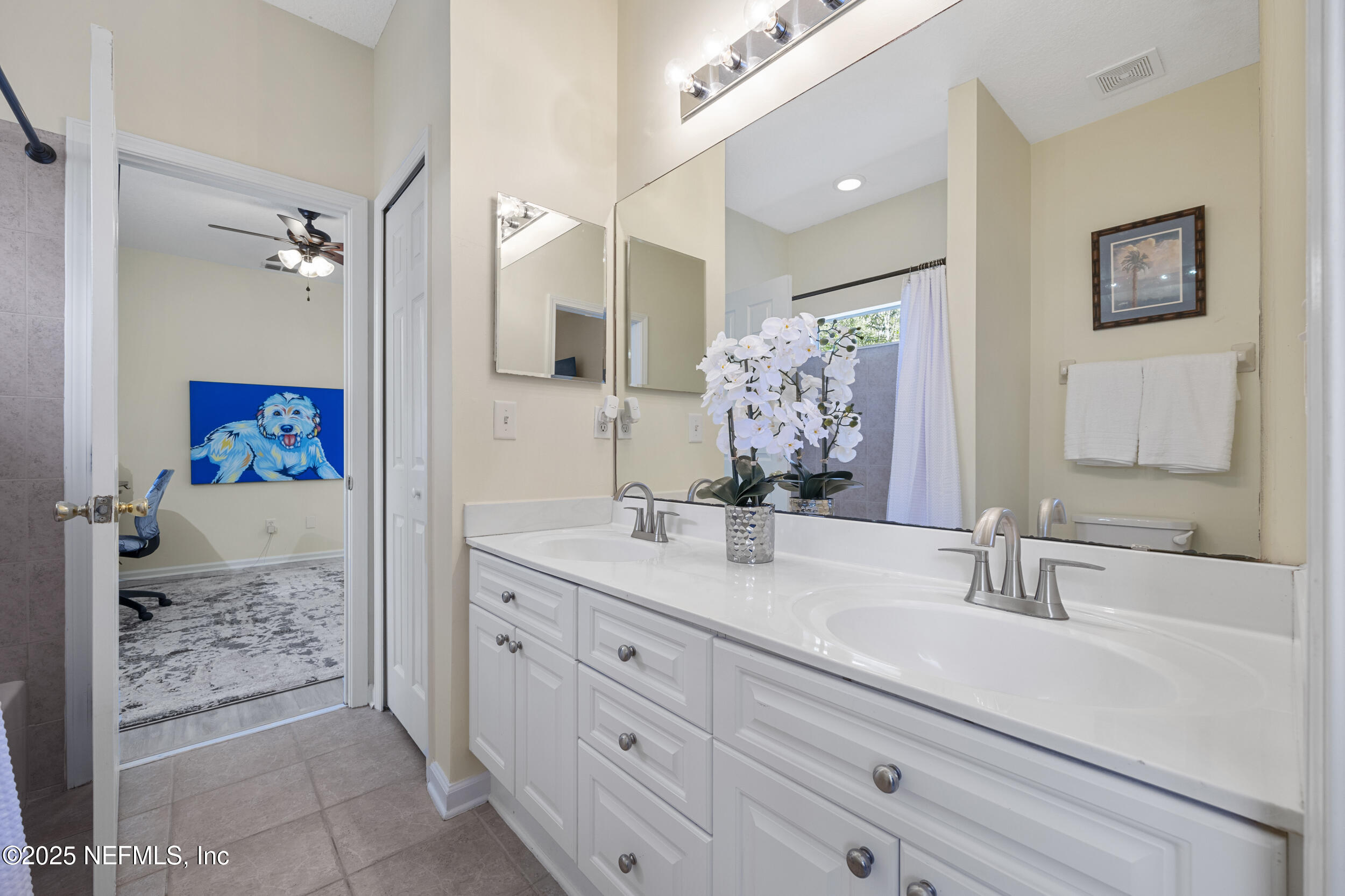 1240 N BURGANDY Trail