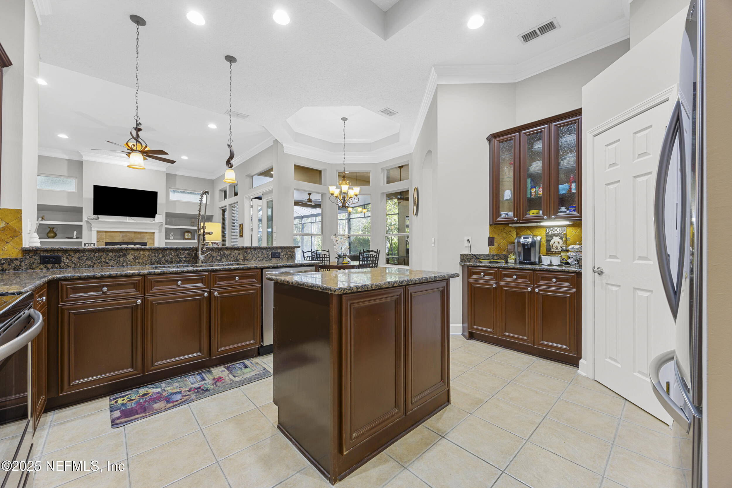 1240 N BURGANDY Trail