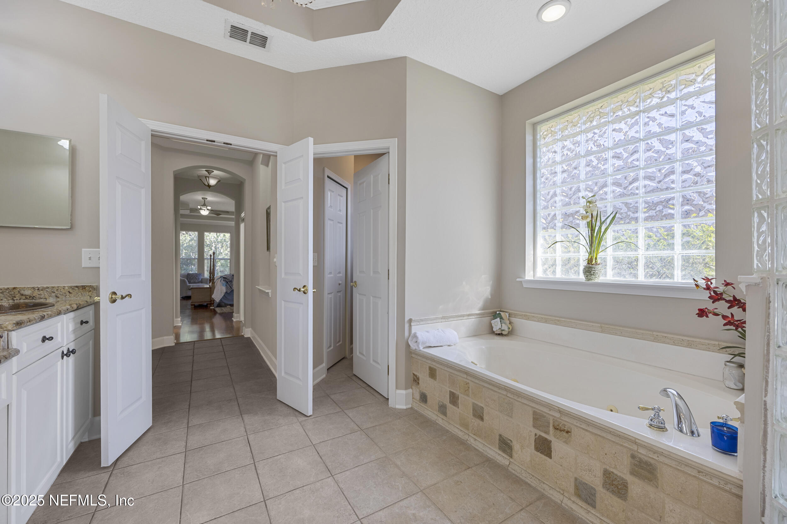 1240 N BURGANDY Trail