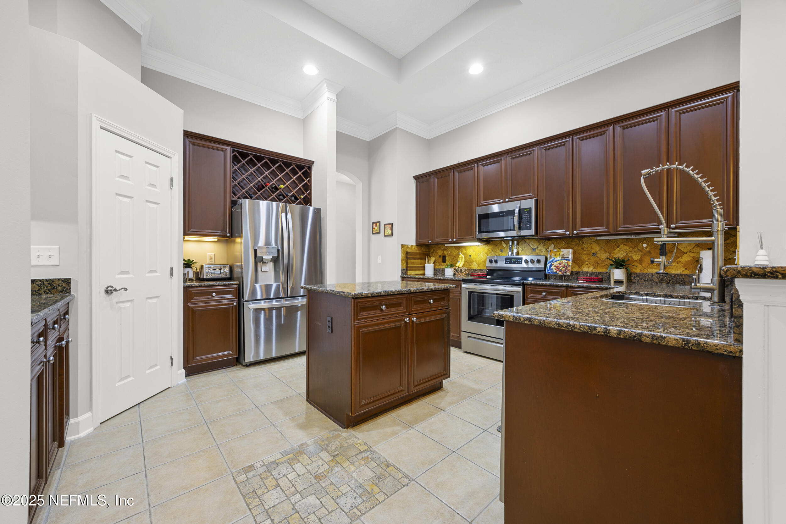 1240 N BURGANDY Trail