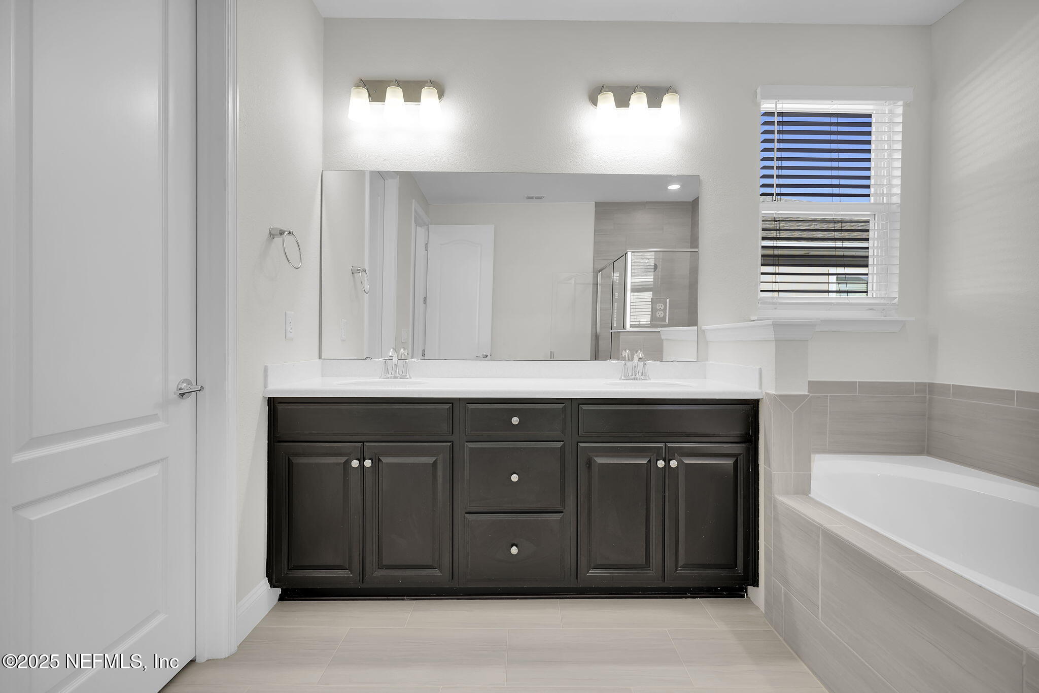 136 SILVER REEF Lane