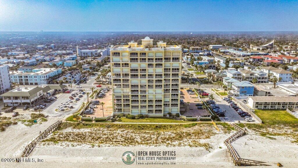 917 1ST Street N, 902