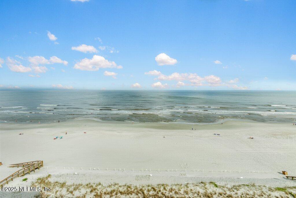 917 1ST Street N, 902