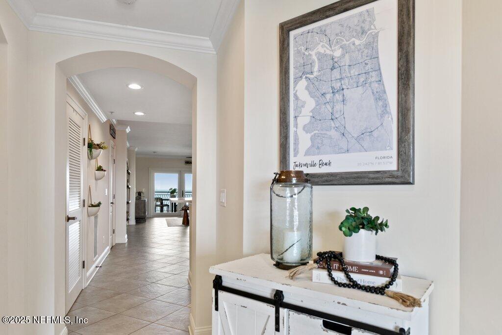 917 1ST Street N, 902