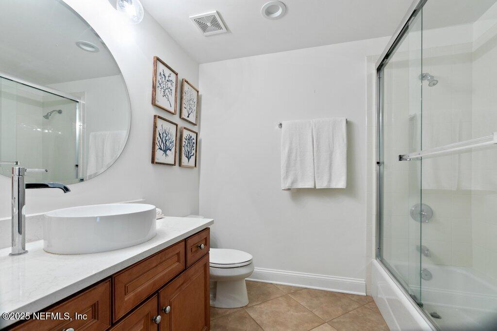 917 1ST Street N, 902