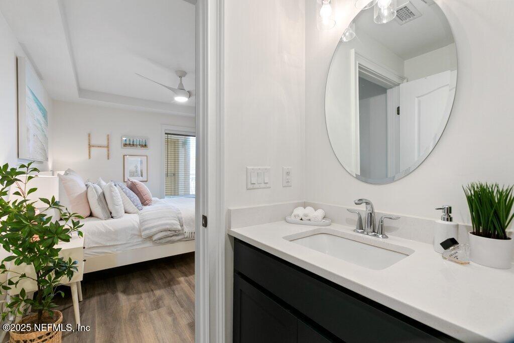 917 1ST Street N, 902