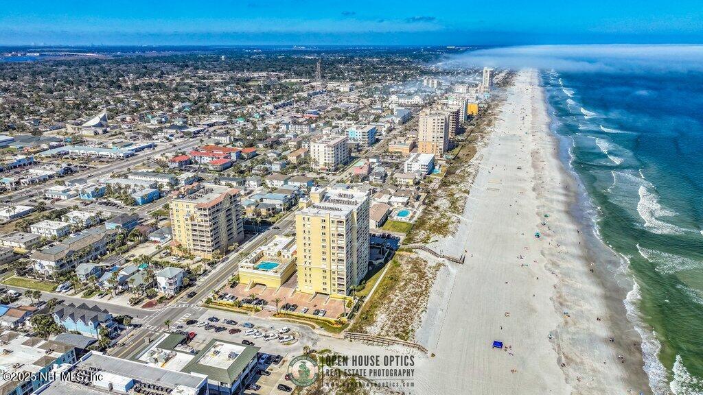 917 1ST Street N, 902