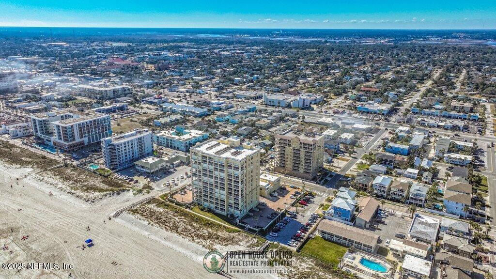 917 1ST Street N, 902