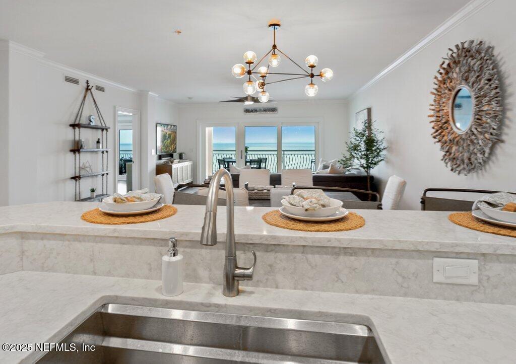 917 1ST Street N, 902