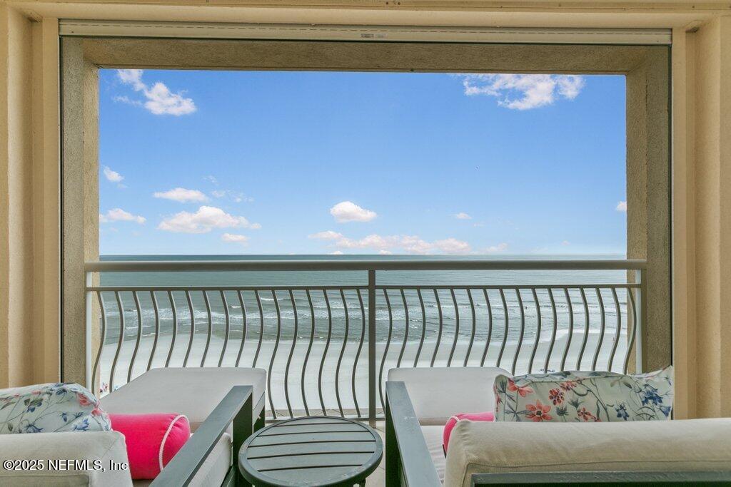 917 1ST Street N, 902