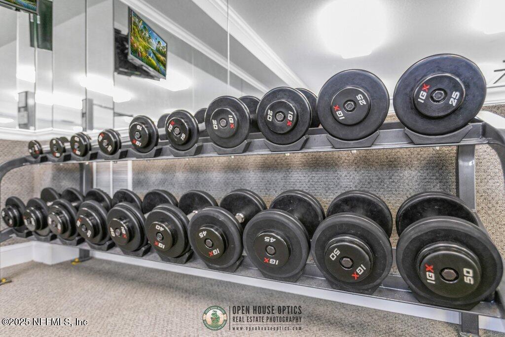 917 1ST Street N, 902