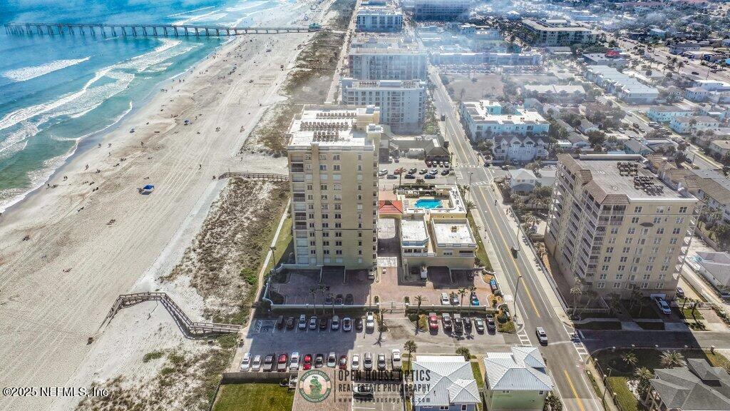 917 1ST Street N, 902