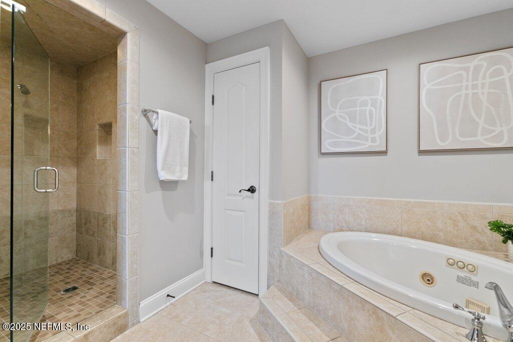 917 1ST Street N, 902